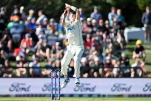 Sears Excluded from India Tests Due to Knee Injury